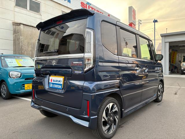 スペーシアカスタム カスタム　ＨＹＢＲＩＤ　ＸＳ　ナビ　全方位カメラ　両側ＰＳＤ　バックカメラ　オートライト　Ｂｌｕｅｔｏｏｔｈ　スライドドア　純正ナビ　プッシュスタート　シートヒーター　オートエアコン　スズキセーフティーサポート　アイドリングストップ　横滑り防止機能（5枚目）