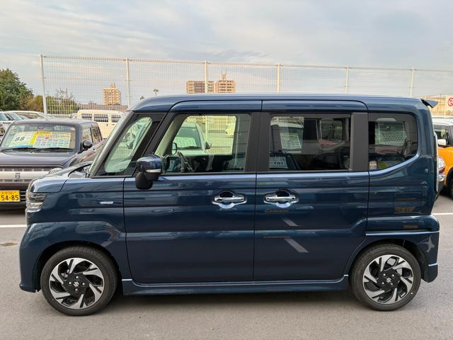 スペーシアカスタム カスタム　ＨＹＢＲＩＤ　ＸＳ　ナビ　全方位カメラ　両側ＰＳＤ　バックカメラ　オートライト　Ｂｌｕｅｔｏｏｔｈ　スライドドア　純正ナビ　プッシュスタート　シートヒーター　オートエアコン　スズキセーフティーサポート　アイドリングストップ　横滑り防止機能（8枚目）