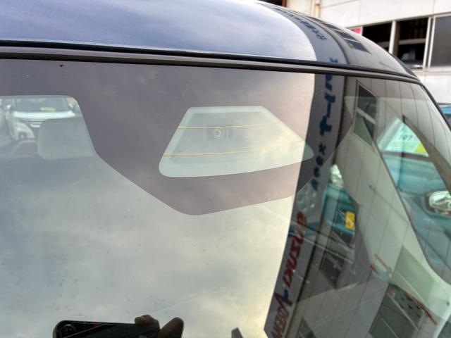 スペーシアカスタム カスタム　ＨＹＢＲＩＤ　ＸＳ　ナビ　全方位カメラ　両側ＰＳＤ　バックカメラ　オートライト　Ｂｌｕｅｔｏｏｔｈ　スライドドア　純正ナビ　プッシュスタート　シートヒーター　オートエアコン　スズキセーフティーサポート　アイドリングストップ　横滑り防止機能（9枚目）