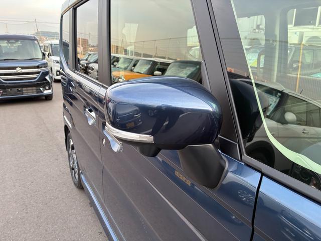 スペーシアカスタム カスタム　ＨＹＢＲＩＤ　ＸＳ　ナビ　全方位カメラ　両側ＰＳＤ　バックカメラ　オートライト　Ｂｌｕｅｔｏｏｔｈ　スライドドア　純正ナビ　プッシュスタート　シートヒーター　オートエアコン　スズキセーフティーサポート　アイドリングストップ　横滑り防止機能（13枚目）