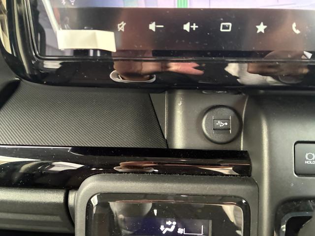 スペーシアカスタム カスタム　ＨＹＢＲＩＤ　ＸＳ　ナビ　全方位カメラ　両側ＰＳＤ　バックカメラ　オートライト　Ｂｌｕｅｔｏｏｔｈ　スライドドア　純正ナビ　プッシュスタート　シートヒーター　オートエアコン　スズキセーフティーサポート　アイドリングストップ　横滑り防止機能（25枚目）