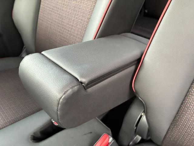 スペーシアカスタム カスタム　ＨＹＢＲＩＤ　ＸＳ　ナビ　全方位カメラ　両側ＰＳＤ　バックカメラ　オートライト　Ｂｌｕｅｔｏｏｔｈ　スライドドア　純正ナビ　プッシュスタート　シートヒーター　オートエアコン　スズキセーフティーサポート　アイドリングストップ　横滑り防止機能（39枚目）