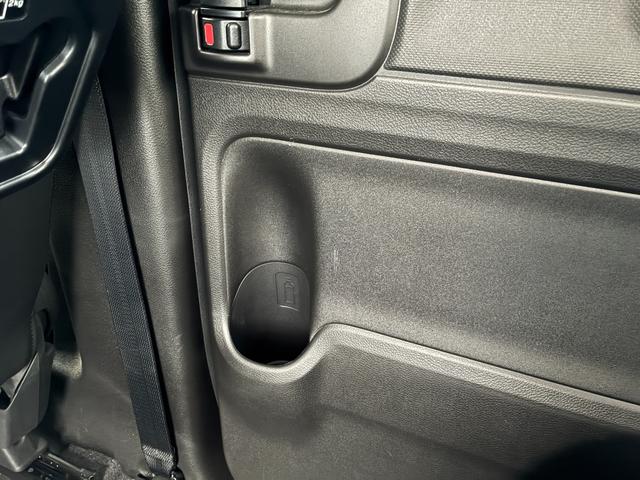 スペーシアカスタム カスタム　ＨＹＢＲＩＤ　ＸＳ　ナビ　全方位カメラ　両側ＰＳＤ　バックカメラ　オートライト　Ｂｌｕｅｔｏｏｔｈ　スライドドア　純正ナビ　プッシュスタート　シートヒーター　オートエアコン　スズキセーフティーサポート　アイドリングストップ　横滑り防止機能（43枚目）