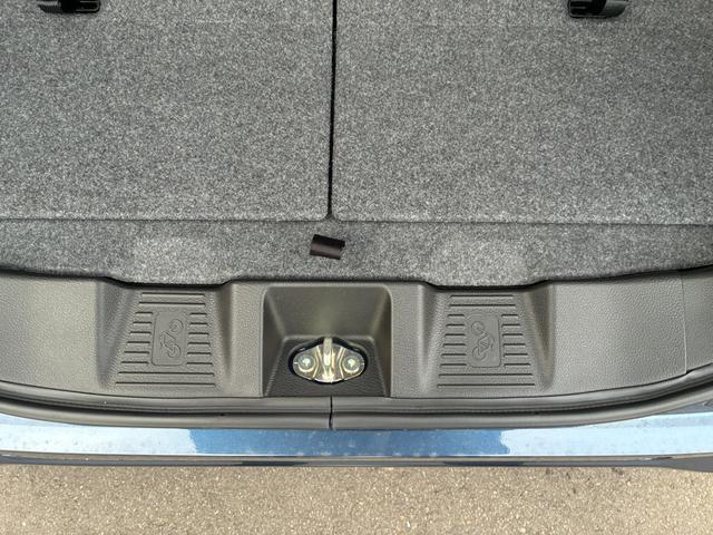 スペーシアカスタム カスタム　ＨＹＢＲＩＤ　ＸＳ　ナビ　全方位カメラ　両側ＰＳＤ　バックカメラ　オートライト　Ｂｌｕｅｔｏｏｔｈ　スライドドア　純正ナビ　プッシュスタート　シートヒーター　オートエアコン　スズキセーフティーサポート　アイドリングストップ　横滑り防止機能（51枚目）