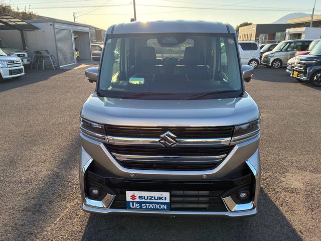 スペーシアカスタム カスタム　ＨＹＢＲＩＤ　ＸＳターボ　ナビ　全方位カメラ　オートライト　バックカメラ　Ｂｌｕｅｔｏｏｔｈ　スライドドア　純正ナビ　プッシュスタート　シートヒーター　オートエアコン　スズキセーフティーサポート　アイドリングストップ　横滑り防止機能（2枚目）