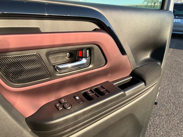 スペーシアカスタム カスタム　ＨＹＢＲＩＤ　ＸＳターボ　ナビ　全方位カメラ　オートライト　バックカメラ　Ｂｌｕｅｔｏｏｔｈ　スライドドア　純正ナビ　プッシュスタート　シートヒーター　オートエアコン　スズキセーフティーサポート　アイドリングストップ　横滑り防止機能（17枚目）