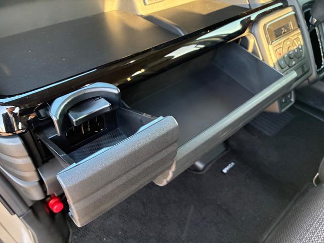 スペーシアカスタム カスタム　ＨＹＢＲＩＤ　ＸＳターボ　ナビ　全方位カメラ　オートライト　バックカメラ　Ｂｌｕｅｔｏｏｔｈ　スライドドア　純正ナビ　プッシュスタート　シートヒーター　オートエアコン　スズキセーフティーサポート　アイドリングストップ　横滑り防止機能（37枚目）