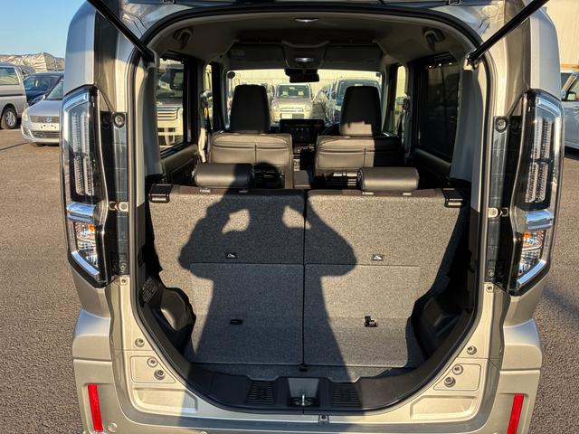 スペーシアカスタム カスタム　ＨＹＢＲＩＤ　ＸＳターボ　ナビ　全方位カメラ　オートライト　バックカメラ　Ｂｌｕｅｔｏｏｔｈ　スライドドア　純正ナビ　プッシュスタート　シートヒーター　オートエアコン　スズキセーフティーサポート　アイドリングストップ　横滑り防止機能（51枚目）