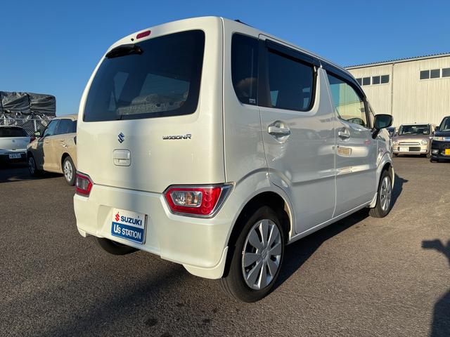 ワゴンＲ ＦＡ　２型　５速マニュアル車　横滑り防止装置　オートライト　オートライト　　横滑り防止機能　衝突安全ボディ　盗難防止システム　ＣＤステレオ（5枚目）