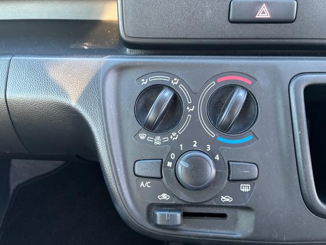 ワゴンＲ ＦＡ　２型　５速マニュアル車　横滑り防止装置　オートライト　オートライト　　横滑り防止機能　衝突安全ボディ　盗難防止システム　ＣＤステレオ（22枚目）