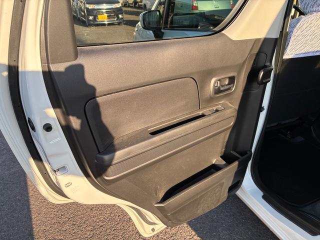 ワゴンＲ ＦＡ　２型　５速マニュアル車　横滑り防止装置　オートライト　オートライト　　横滑り防止機能　衝突安全ボディ　盗難防止システム　ＣＤステレオ（31枚目）
