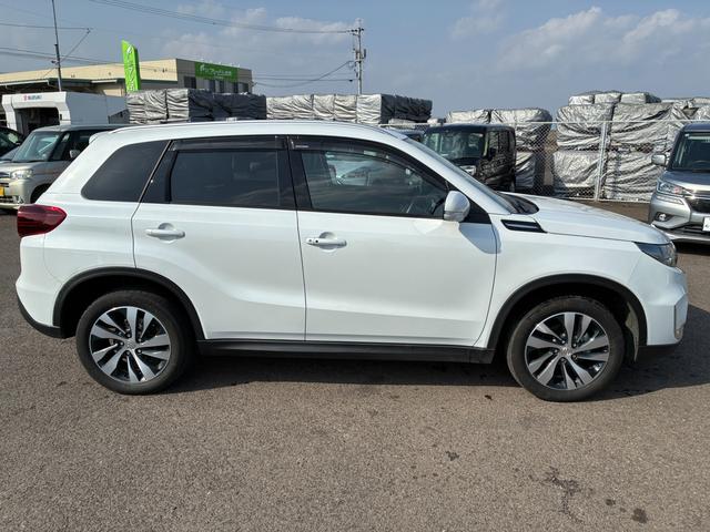 エスクード １．５　３型　衝突被害軽減Ｂ　ナビ　ＥＴＣ　バックカメラ　ドライブレコーダー　バックカメラ　オートライト　Ｂｌｕｅｔｏｏｔｈ　純正ナビ　プッシュスタート　シートヒーター　オートエアコン　ＥＴＣ　スズキセーフティーサポート　アイドリングストップ　横滑り防止機能（4枚目）