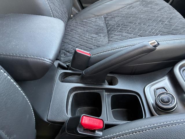 エスクード １．５　３型　衝突被害軽減Ｂ　ナビ　ＥＴＣ　バックカメラ　ドライブレコーダー　バックカメラ　オートライト　Ｂｌｕｅｔｏｏｔｈ　純正ナビ　プッシュスタート　シートヒーター　オートエアコン　ＥＴＣ　スズキセーフティーサポート　アイドリングストップ　横滑り防止機能（33枚目）