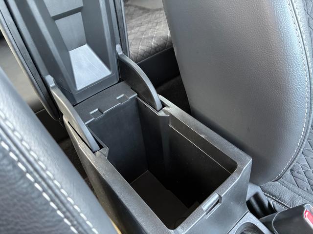 エスクード １．５　３型　衝突被害軽減Ｂ　ナビ　ＥＴＣ　バックカメラ　ドライブレコーダー　バックカメラ　オートライト　Ｂｌｕｅｔｏｏｔｈ　純正ナビ　プッシュスタート　シートヒーター　オートエアコン　ＥＴＣ　スズキセーフティーサポート　アイドリングストップ　横滑り防止機能（34枚目）