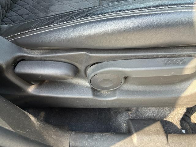 エスクード １．５　３型　衝突被害軽減Ｂ　ナビ　ＥＴＣ　バックカメラ　ドライブレコーダー　バックカメラ　オートライト　Ｂｌｕｅｔｏｏｔｈ　純正ナビ　プッシュスタート　シートヒーター　オートエアコン　ＥＴＣ　スズキセーフティーサポート　アイドリングストップ　横滑り防止機能（48枚目）