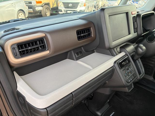 スペーシア ＨＹＢＲＩＤ　Ｇ　両側スライドドア　前後衝突被害軽減ブレーキ　オートライト　スライドドア　プッシュスタート　オートエアコン　スズキセーフティーサポート　アイドリングストップ　横滑り防止機能　衝突安全ボディ　盗難防止システム（28枚目）