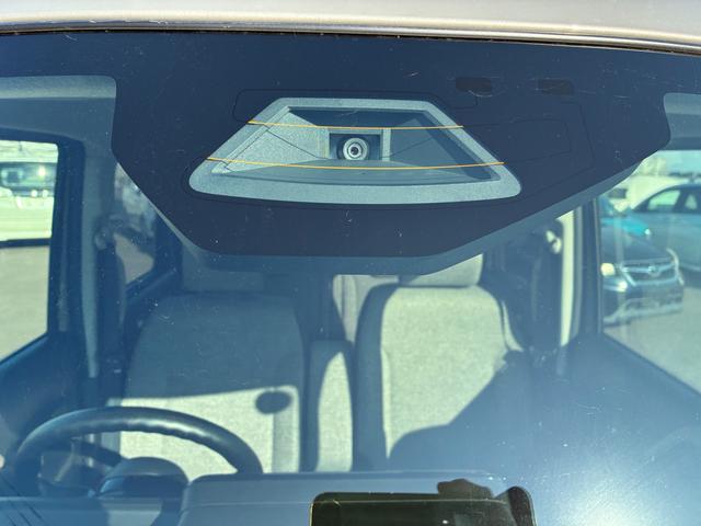 スペーシア ＨＹＢＲＩＤ　Ｘ　ナビ　全方位カメラ　両側パワースライド　オートライト　Ｂｌｕｅｔｏｏｔｈ　スライドドア　純正ナビ　プッシュスタート　シートヒーター　オートエアコン　スズキセーフティーサポート　アイドリングストップ　衝突被害軽減システム　衝突安全ボディ（9枚目）