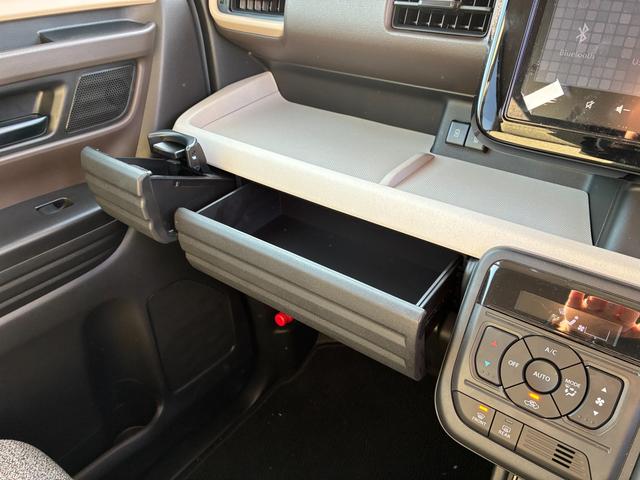 スペーシア ＨＹＢＲＩＤ　Ｘ　ナビ　全方位カメラ　両側パワースライド　オートライト　Ｂｌｕｅｔｏｏｔｈ　スライドドア　純正ナビ　プッシュスタート　シートヒーター　オートエアコン　スズキセーフティーサポート　アイドリングストップ　衝突被害軽減システム　衝突安全ボディ（29枚目）