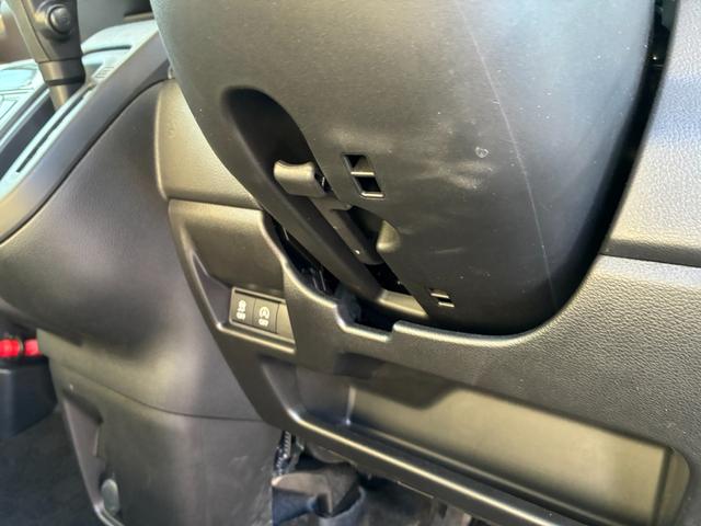 スペーシア ＨＹＢＲＩＤ　Ｘ　ナビ　全方位カメラ　両側パワースライド　オートライト　Ｂｌｕｅｔｏｏｔｈ　スライドドア　純正ナビ　プッシュスタート　シートヒーター　オートエアコン　スズキセーフティーサポート　アイドリングストップ　衝突被害軽減システム　衝突安全ボディ（33枚目）