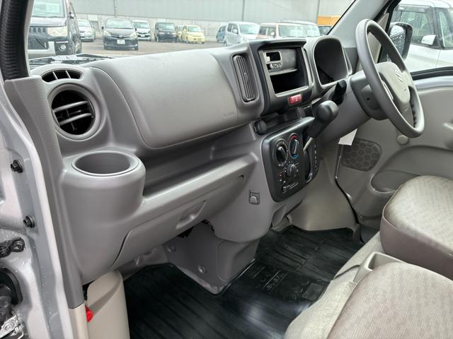 エブリイ ＰＡ　６型　アイドリングストップ　後方障害物センサー　オートライト　スライドドア　アイドリングストップ　横滑り防止機能　衝突安全ボディ　後方障害物センサー（31枚目）