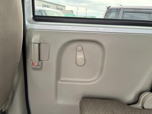 エブリイ ＰＡ　６型　アイドリングストップ　後方障害物センサー　オートライト　スライドドア　アイドリングストップ　横滑り防止機能　衝突安全ボディ　後方障害物センサー（35枚目）