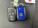 カスタム　ＨＹＢＲＩＤ　ＸＳ　ナビ　全方位カメラ　両側ＰＳＤ　バックカメラ　オートライト　Ｂｌｕｅｔｏｏｔｈ　スライドドア　純正ナビ　プッシュスタート　シートヒーター　オートエアコン　スズキセーフティーサポート　アイドリングストップ　横滑り防止機能（33枚目）
