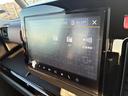 カスタム　ＨＹＢＲＩＤ　ＸＳターボ　ナビ　全方位カメラ　オートライト　バックカメラ　Ｂｌｕｅｔｏｏｔｈ　スライドドア　純正ナビ　プッシュスタート　シートヒーター　オートエアコン　スズキセーフティーサポート　アイドリングストップ　横滑り防止機能（25枚目）