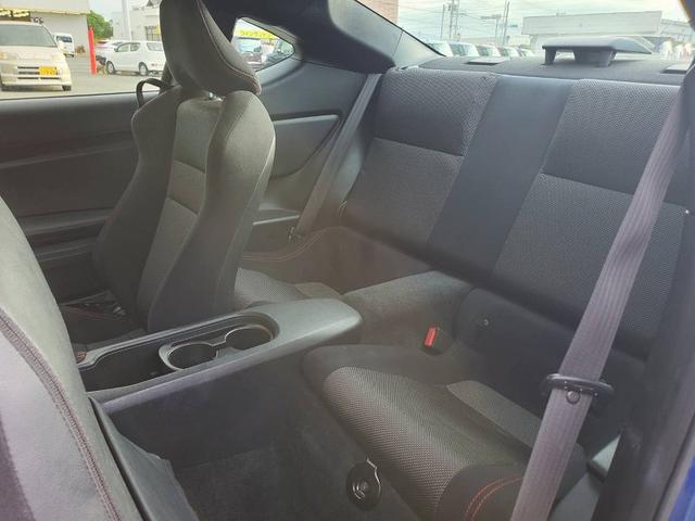 ＢＲＺ Ｓ　ＳＴｉエアロ　プロジェクトμキャリパー　社外エキマニ　ビルシュタイン車高調　ＯＲＩＤＯ１８ＡＷ　ＨＫＳマフラー　社外エアクリーナー　社外ステアリング　リアスポイラー　フェンダーモール　社外ナビＴＶ（15枚目）