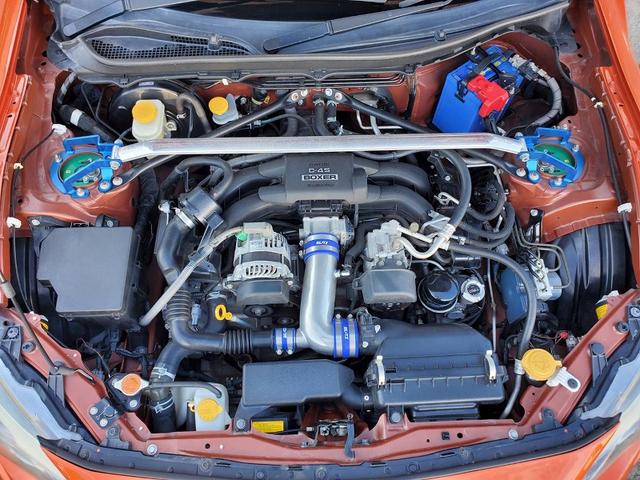 ８６ ＧＴリミテッド　ブレンボキャリパー　ＶＯＬＫ１８ＡＷ　ＴＥＩＮ車高調　パワークラフトマフラー　社外エキマニ　社外フェンダー　ＢＲＩＤＥシート　エアロ　ＴＲＤフィン　社外ライト　ステアリング　タワーバー　社外メーター盤（42枚目）