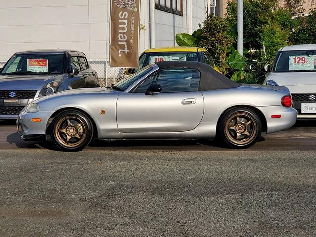 ロードスター ＲＳ　クスコＬＳＤ　ロールバー　ＢＬＩＴＺ車高調　Ｓｗｉｆｔスプリング　ＴＲＵＳＴオイルクーラー　社外１５ＡＷ　マツダスピードマフラー　社外エアクリーナー　フロントスポイラー　ディスプレイオーディオ（5枚目）