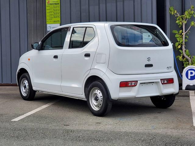 アルト VP 5速マニュアル車 キーレスキー スペアキー シガーソケット ヘッドライトレベライザー 横滑り防止装置 ドアバイザー フロアマット(8枚目)