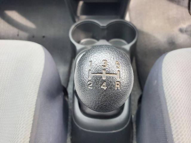 アルト VP 5速マニュアル車 キーレスキー スペアキー シガーソケット ヘッドライトレベライザー 横滑り防止装置 ドアバイザー フロアマット(19枚目)