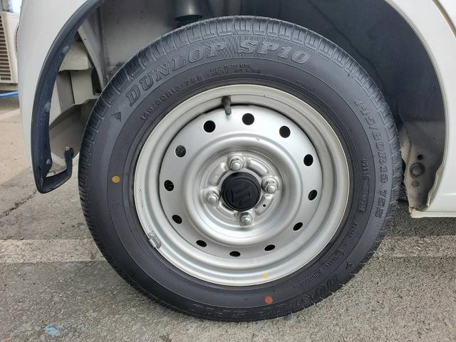 アルト VP 5速マニュアル車 キーレスキー スペアキー シガーソケット ヘッドライトレベライザー 横滑り防止装置 ドアバイザー フロアマット(24枚目)
