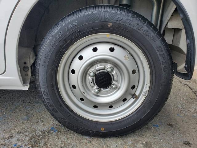 アルト VP 5速マニュアル車 キーレスキー スペアキー シガーソケット ヘッドライトレベライザー 横滑り防止装置 ドアバイザー フロアマット(26枚目)