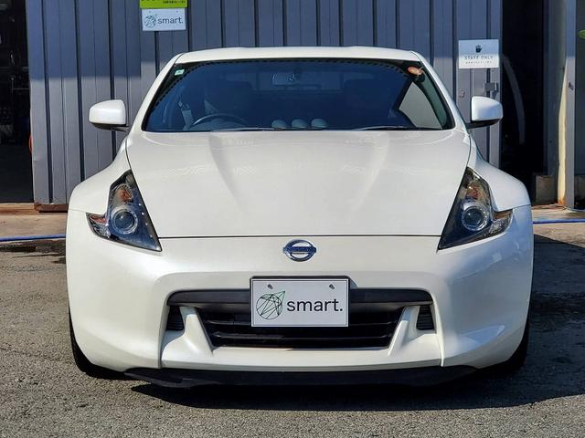 フェアレディＺ バージョンＳＴ　サクラムマフラー　社外エアクリーナー　リアスポイラー　鍛造１９インチアルミホイール　純正ナビＴＶ　ＢＯＳＥ　バックモニター　Ｂｌｕｅｔｏｏｔｈオーディオ　ハーフレザーシート　シートヒーター　ＥＴＣ（3枚目）