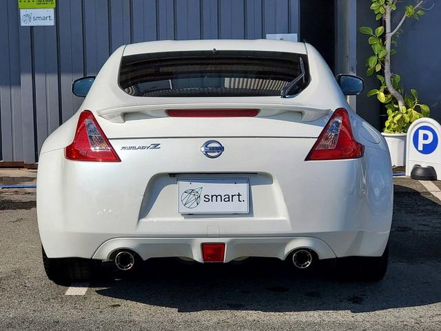 フェアレディＺ バージョンＳＴ　サクラムマフラー　社外エアクリーナー　リアスポイラー　鍛造１９インチアルミホイール　純正ナビＴＶ　ＢＯＳＥ　バックモニター　Ｂｌｕｅｔｏｏｔｈオーディオ　ハーフレザーシート　シートヒーター　ＥＴＣ（8枚目）