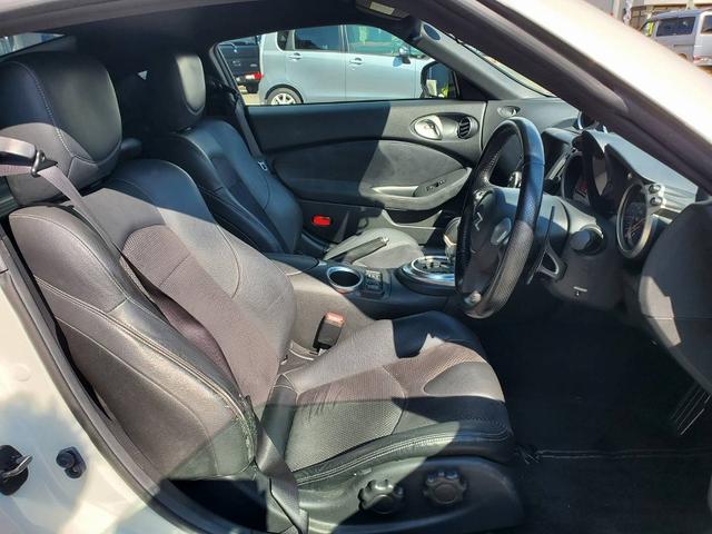 フェアレディＺ バージョンＳＴ　サクラムマフラー　社外エアクリーナー　リアスポイラー　鍛造１９インチアルミホイール　純正ナビＴＶ　ＢＯＳＥ　バックモニター　Ｂｌｕｅｔｏｏｔｈオーディオ　ハーフレザーシート　シートヒーター　ＥＴＣ（12枚目）