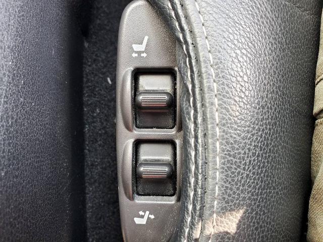 フェアレディＺ バージョンＳＴ　サクラムマフラー　社外エアクリーナー　リアスポイラー　鍛造１９インチアルミホイール　純正ナビＴＶ　ＢＯＳＥ　バックモニター　Ｂｌｕｅｔｏｏｔｈオーディオ　ハーフレザーシート　シートヒーター　ＥＴＣ（19枚目）