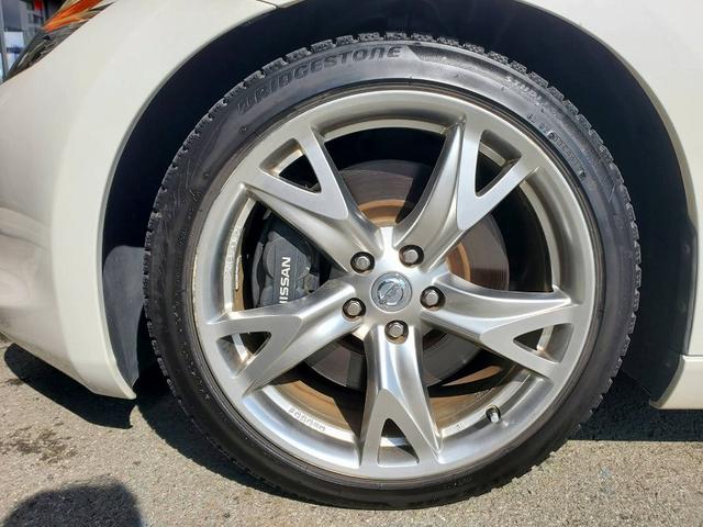 フェアレディＺ バージョンＳＴ　サクラムマフラー　社外エアクリーナー　リアスポイラー　鍛造１９インチアルミホイール　純正ナビＴＶ　ＢＯＳＥ　バックモニター　Ｂｌｕｅｔｏｏｔｈオーディオ　ハーフレザーシート　シートヒーター　ＥＴＣ（29枚目）