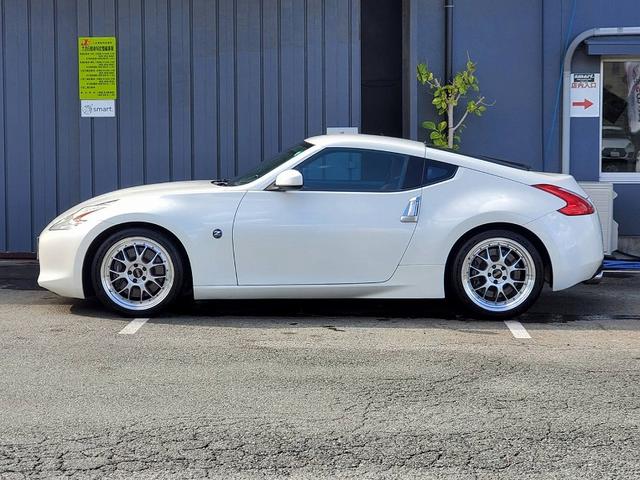 フェアレディＺ バージョンＳＴ　ＢＢＳ１９インチＡＷ　ＨＫＳマフラー　リアディフューザー　純正ナビ　ＢＯＳＥ　バックモニター　Ｂｌｕｅｔｏｏｔｈオーディオ　ハーフレザーシート　シートヒーター　ＥＴＣ　スマートキー　ＨＩＤ（5枚目）