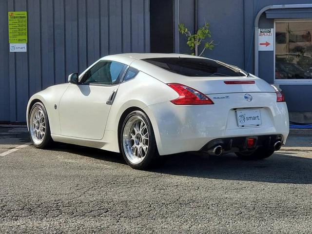 フェアレディＺ バージョンＳＴ　ＢＢＳ１９インチＡＷ　ＨＫＳマフラー　リアディフューザー　純正ナビ　ＢＯＳＥ　バックモニター　Ｂｌｕｅｔｏｏｔｈオーディオ　ハーフレザーシート　シートヒーター　ＥＴＣ　スマートキー　ＨＩＤ（7枚目）