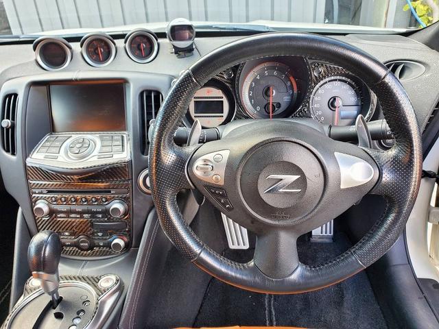 フェアレディＺ バージョンＳＴ　ＢＢＳ１９インチＡＷ　ＨＫＳマフラー　リアディフューザー　純正ナビ　ＢＯＳＥ　バックモニター　Ｂｌｕｅｔｏｏｔｈオーディオ　ハーフレザーシート　シートヒーター　ＥＴＣ　スマートキー　ＨＩＤ（11枚目）