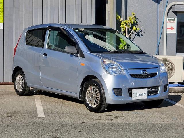 ミラ TX 5速マニュアル 社外13インチアルミホイール キーレスキー 前席パワーウィンドゥ シガーソケット ヘッドライトレベライザー フロアマット サイドバイザー(4枚目)