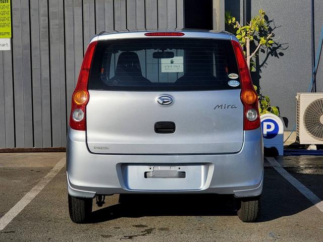 ミラ TX 5速マニュアル 社外13インチアルミホイール キーレスキー 前席パワーウィンドゥ シガーソケット ヘッドライトレベライザー フロアマット サイドバイザー(8枚目)