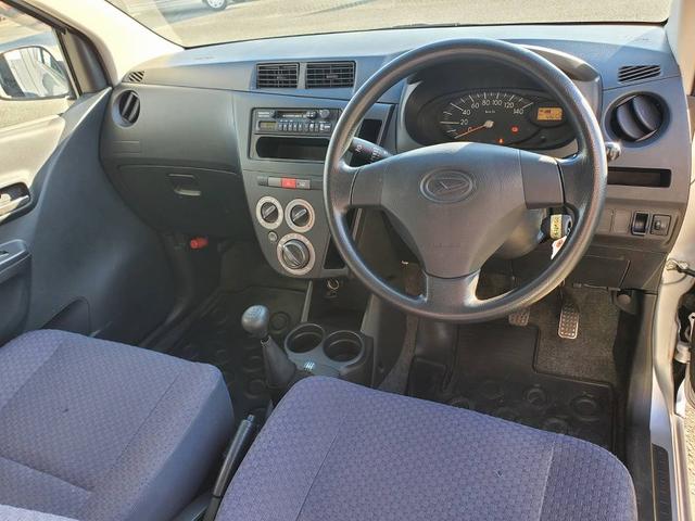 ミラ TX 5速マニュアル 社外13インチアルミホイール キーレスキー 前席パワーウィンドゥ シガーソケット ヘッドライトレベライザー フロアマット サイドバイザー(12枚目)