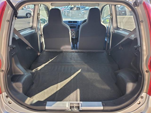 ミラ TX 5速マニュアル 社外13インチアルミホイール キーレスキー 前席パワーウィンドゥ シガーソケット ヘッドライトレベライザー フロアマット サイドバイザー(17枚目)