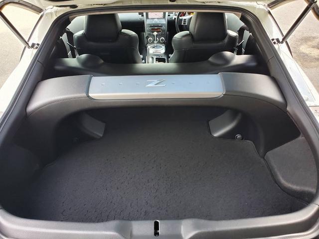 フェアレディＺ バージョンＴ　後期型　ＨＲエンジン　バックカメラ　フルセグＴＶ　黒革シート　ＨＩＤライト　１８インチＡＷ　トランクスポイラー　ＥＴＣ　キーレスキー（13枚目）