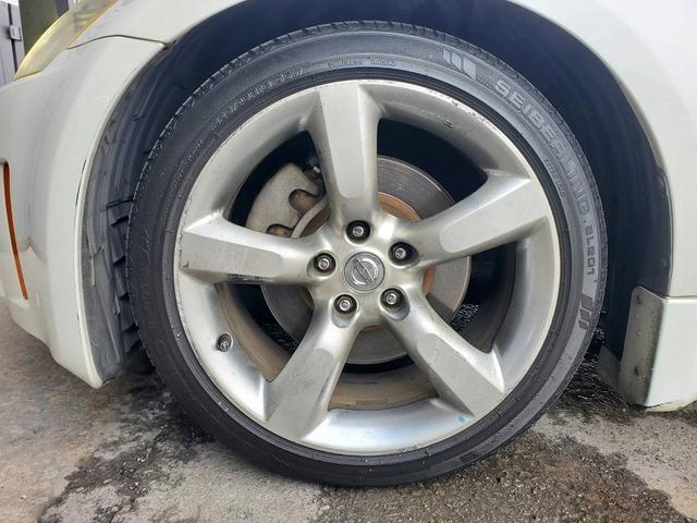 フェアレディＺ バージョンＴ　後期型　ＨＲエンジン　バックカメラ　フルセグＴＶ　黒革シート　ＨＩＤライト　１８インチＡＷ　トランクスポイラー　ＥＴＣ　キーレスキー（24枚目）