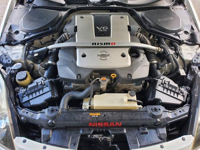 フェアレディＺ バージョンＴ　後期型　ＨＲエンジン　バックカメラ　フルセグＴＶ　黒革シート　ＨＩＤライト　１８インチＡＷ　トランクスポイラー　ＥＴＣ　キーレスキー（29枚目）