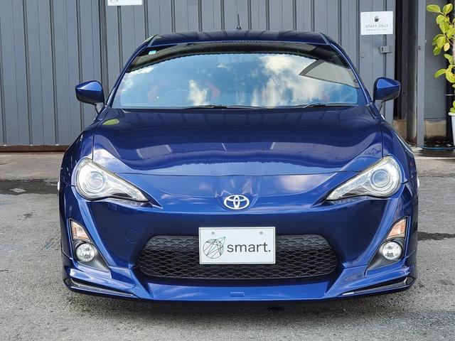 ８６ ＧＴ　エアロ　ブリッツ車高調　グレッディ４本出しマフラー　ＳＳＲ１７ＡＷ　トランクスポイラー　ＬＥＤテールランプ　タワーバー　社外シフトノブ　ＨＩＤライト　フォグ　スマートキー　プッシュスタート（3枚目）